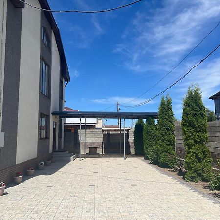 Bayotel Karakol Buitenkant foto