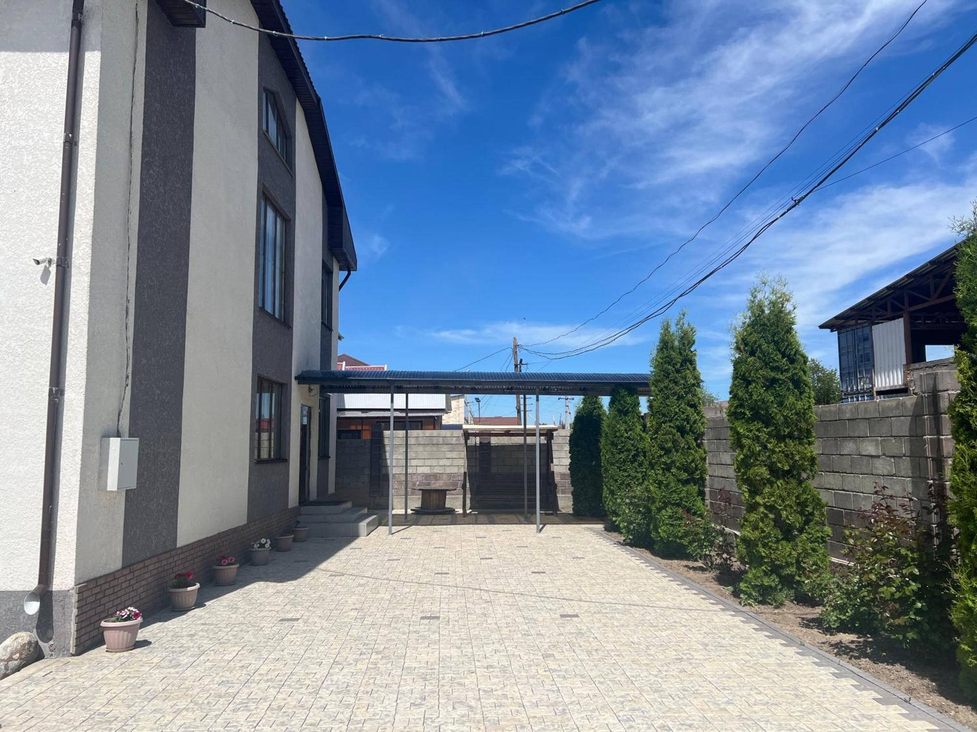 Bayotel Karakol Buitenkant foto